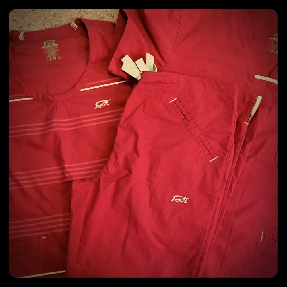 Extra Small Wine color IguanaMed Scrub set